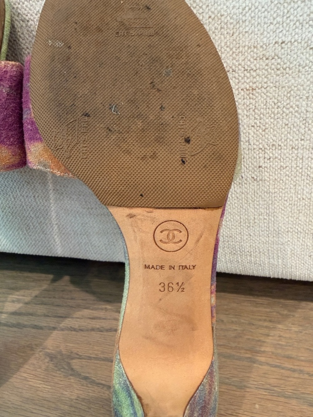 Chanel Purple Tie-Dye Suede Slide Sandals with Crystal CC - Picture 12 of 13